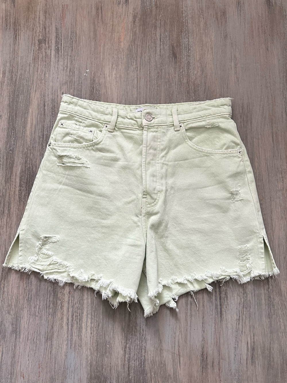 Zara Women’s Pale Green Distressed Denim Shorts